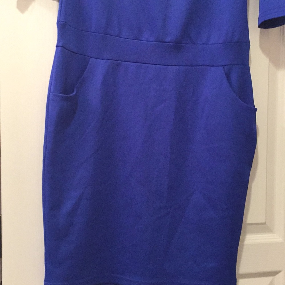 Dress - Picture 3 of 4